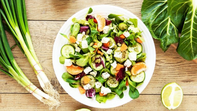 Les secrets d’une salade détox rafraîchissante qui ravira vos papilles et illuminera votre journée