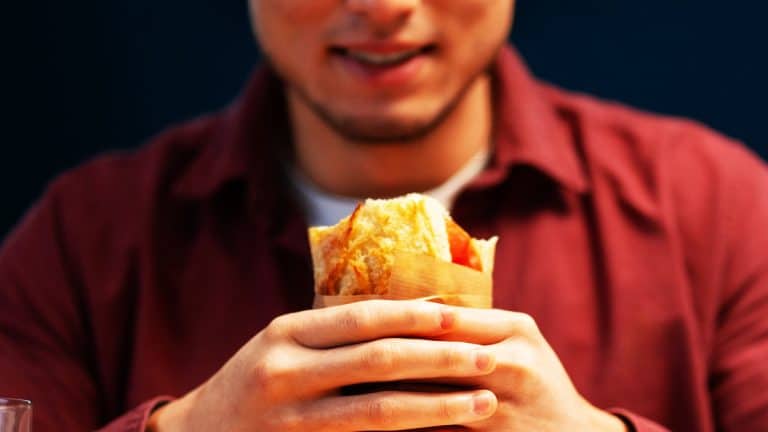 Vous n’avez plus le temps de cuisiner? Découvrez comment le snacking redéfinit les repas des Français