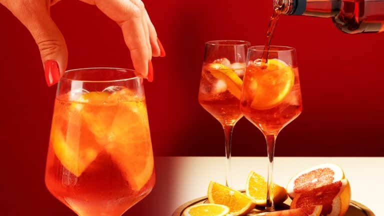 Découvrez l’Aperfall Spritz : le cocktail automnal qui charme les Français en 2024