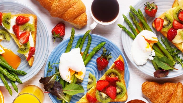 Brunch de week-end: découvrez des recettes simples qui feront sensation auprès de vos invités