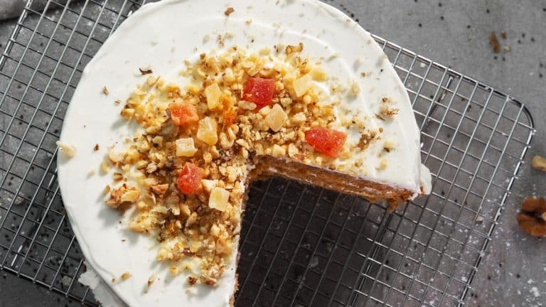 Le gâteau au yaourt grec, un dessert protéiné et sans gluten qui régale les amateurs de douceurs !