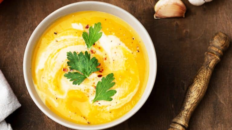 Les secrets pour transformer votre soupe maison en un festin gourmet : doublez le goût avec ces astuces simples