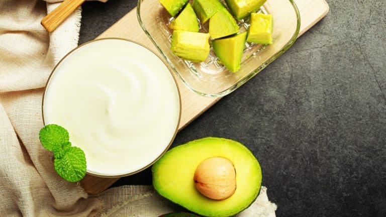 Magnifique recette de la fraîcheur d’une crème d’avocat au concombre et lait de coco : une recette simple et séduisante