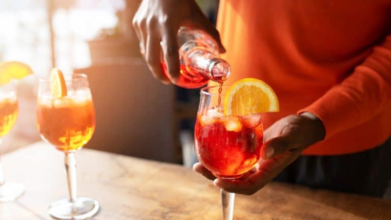 Plongez dans l’univers des cocktails : découvrez la recette exotique du cocktail sanguine de l’hangman