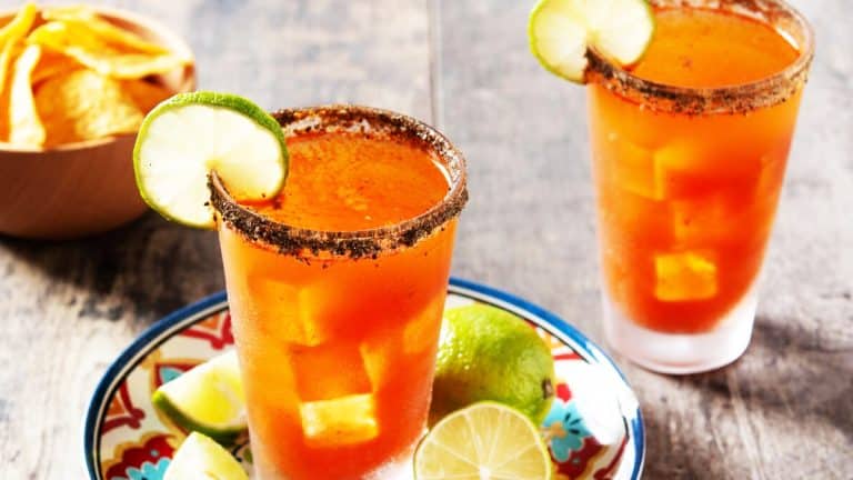 Révélez le mixologue en vous avec ce cocktail michelada revisité pour éblouir vos invités