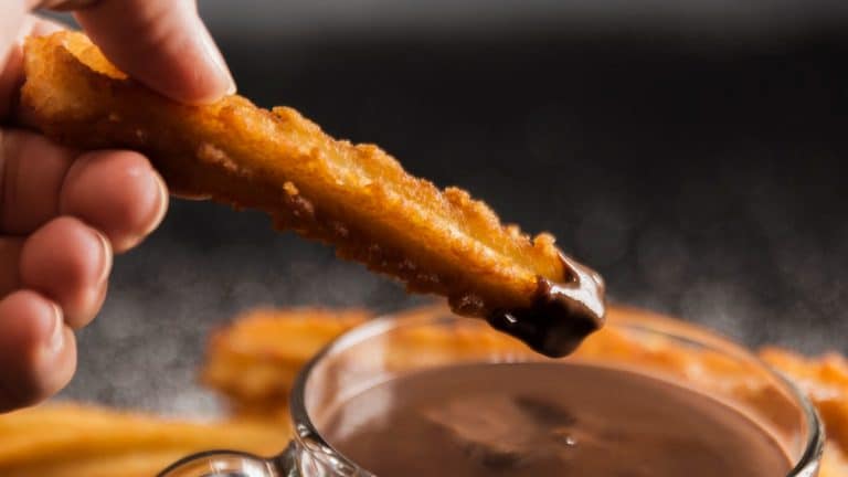 Churros au airfryer sans oeufs : une recette aussi savoureuse que celle des fêtes foraines