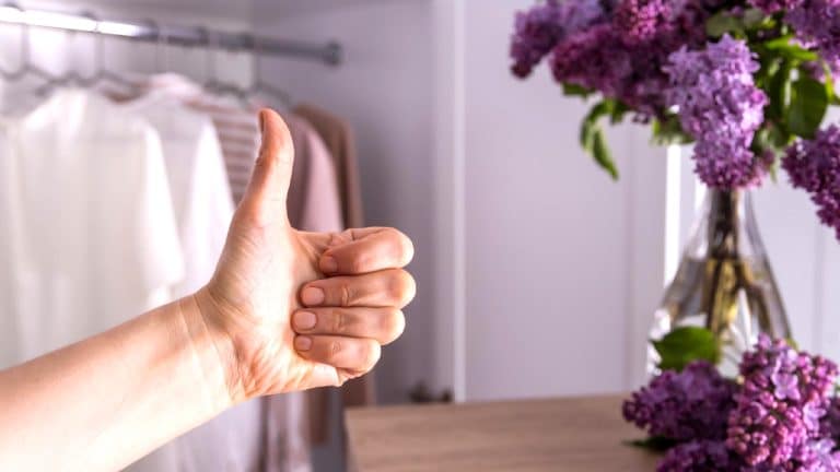 Comment purifier l’air de votre armoire à chaussures et lui redonner une odeur agréablement fraîche