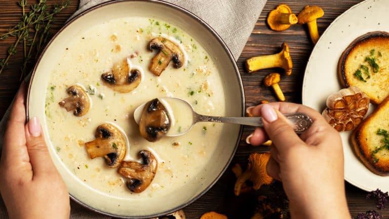 Recette sublime de clafoutis à l’ail, un pur délice pour vos papilles