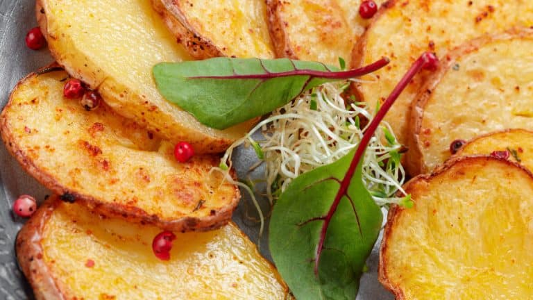 Voici la recette des pommes de terre croustillantes au parmesan qui transformera vos repas