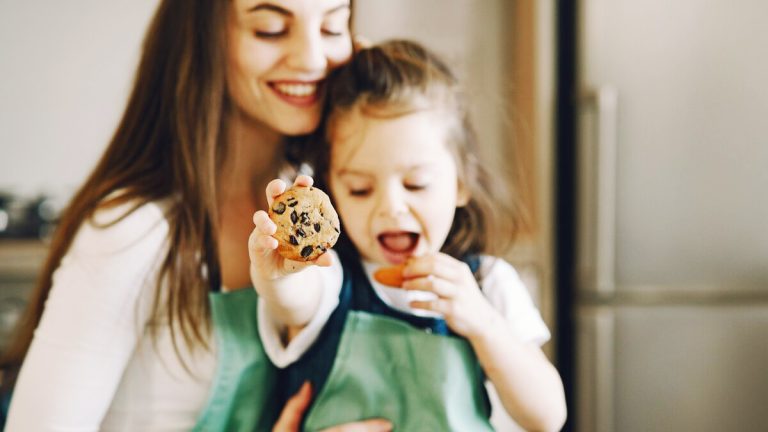 Redécouvrez le goûter avec cette recette de cookie s’more, une gourmandise irrésistible pour petits et grands