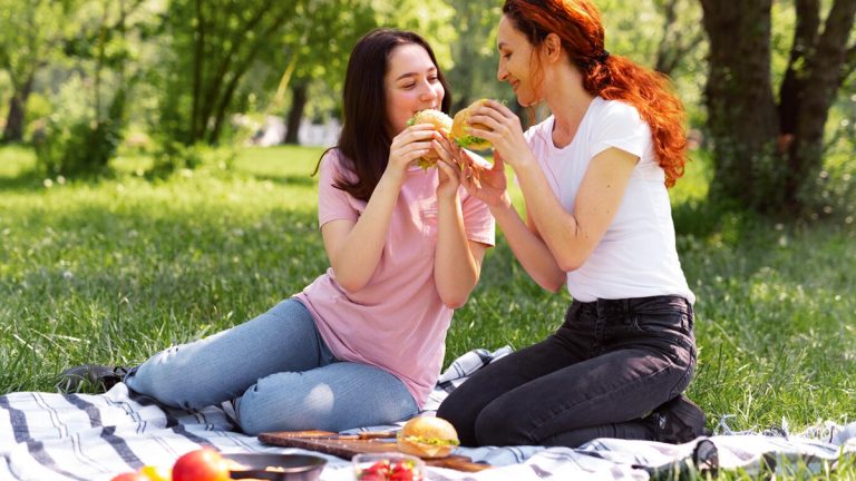 Réinventez votre pique-nique avec des recettes légères pour un délice sain en plein air