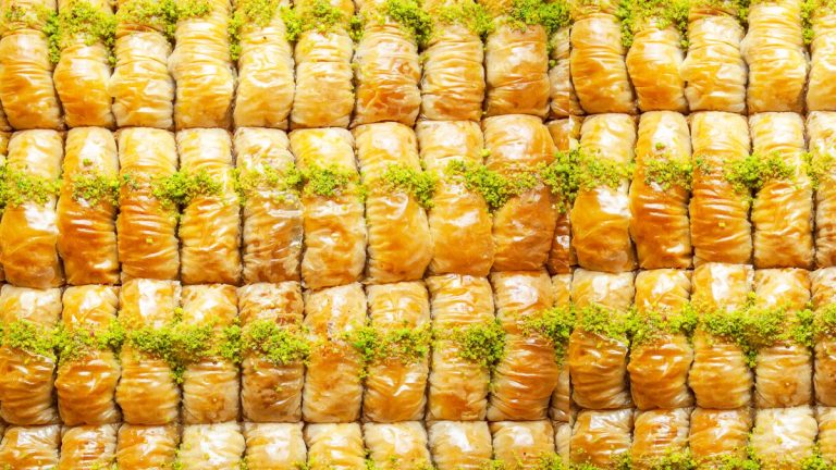 Secrets du baklava : une pâtisserie orientale qui ravira vos proches à chaque bouchée