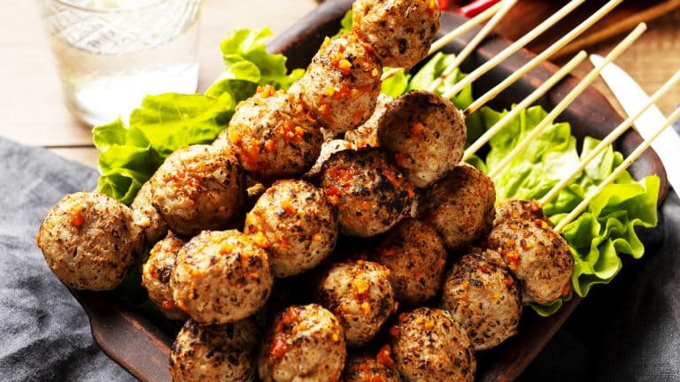 Les boulettes de viande réinventées : un chef italien révèle son secret pour une texture incroyablement moelleuse