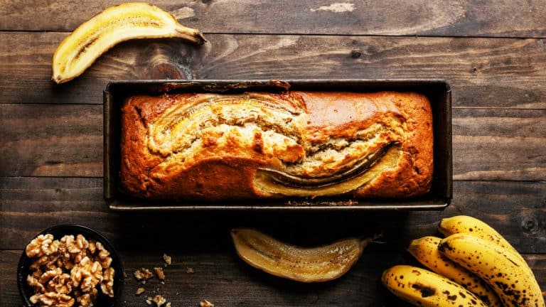 Sans four, sans sucre et sans gluten : ce gâteau à la banane à 3 ingrédients est un délice