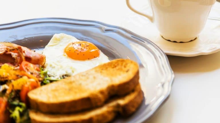 Voici comment préparer un petit-déjeuner anglais grillé à l’airfryer pour des matins croustillants et gourmands