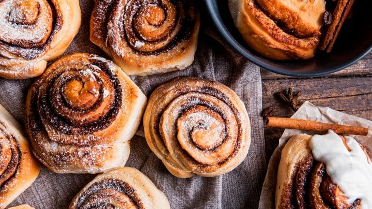 Des cinnamon rolls maison pour réchauffer vos soirées d’automne : une recette simple et délicieux