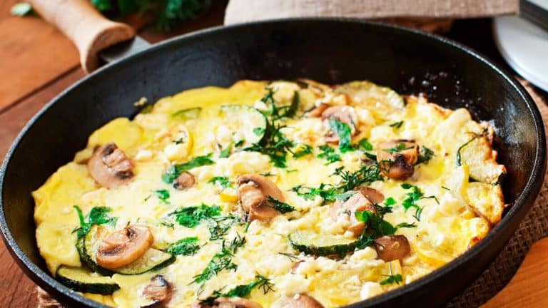 Découvrez comment préparer une omelette sans salir une seule poêle – la technique qui va changer votre quotidien