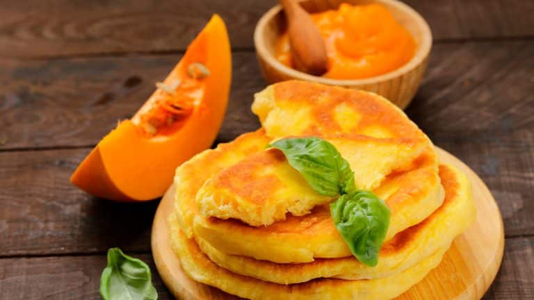 Découvrez comment réaliser de délicieux pancakes à la courge pour régaler vos convives