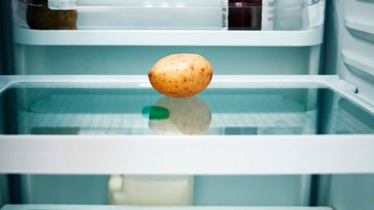 Attention à ne pas commettre cette erreur : pourquoi il est crucial de ne pas ranger vos pommes de terre au frigo