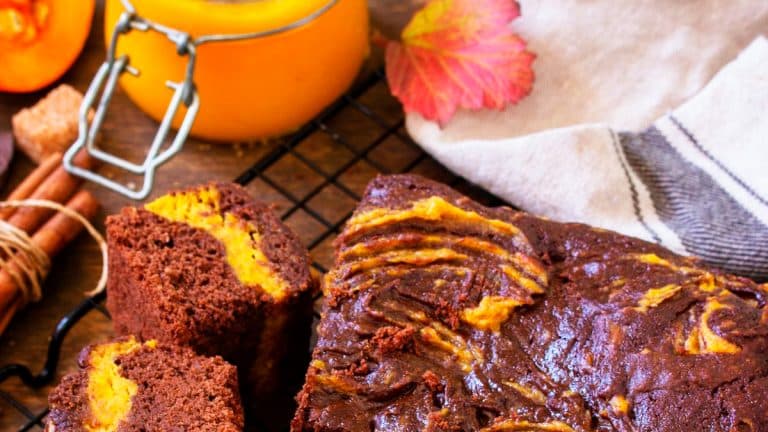 Découvrez le brownie marbré au chocolat et potiron : un délice automnal pour émoustiller vos papilles