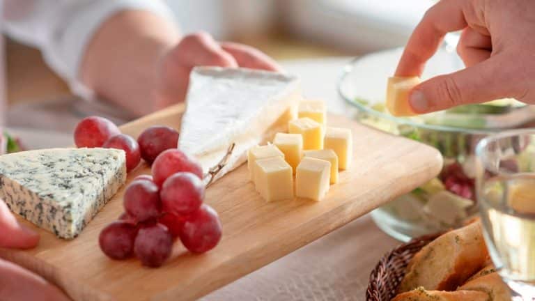 Les fromages locaux qui transforment votre apéritif en un moment de pur délice