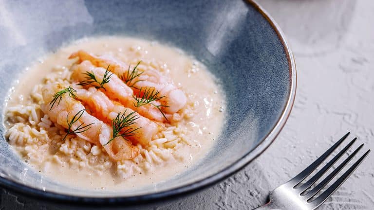 Voici comment préparer un risotto aux fruits de mer irrésistible et plein de saveurs