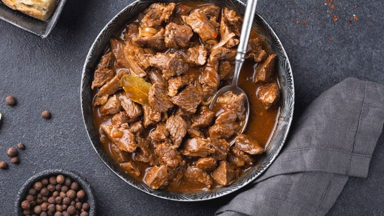 Découvrez le charme de la carbonade flamande, une alternative gourmande au bœuf bourguignon