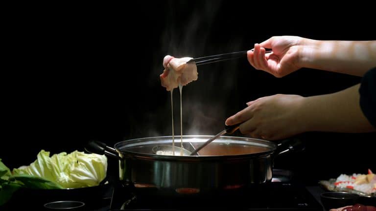 Découvrez le charme de la Suisse à Bruxelles : une soirée autour de la fondue qui ravira vos papilles