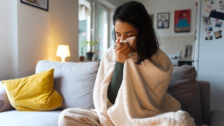 Quand la grippe vous guette : découvrez comment un remède inattendu peut vous remettre sur pieds