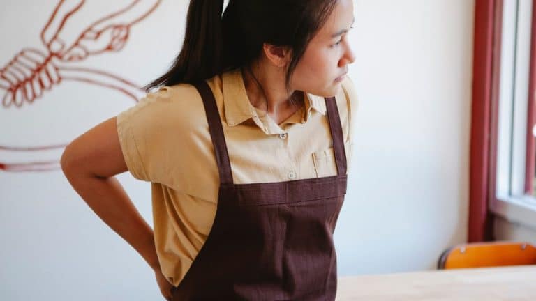 Découvrez ces trois astuces simples pour créer un tablier pour vos enfants rapidement