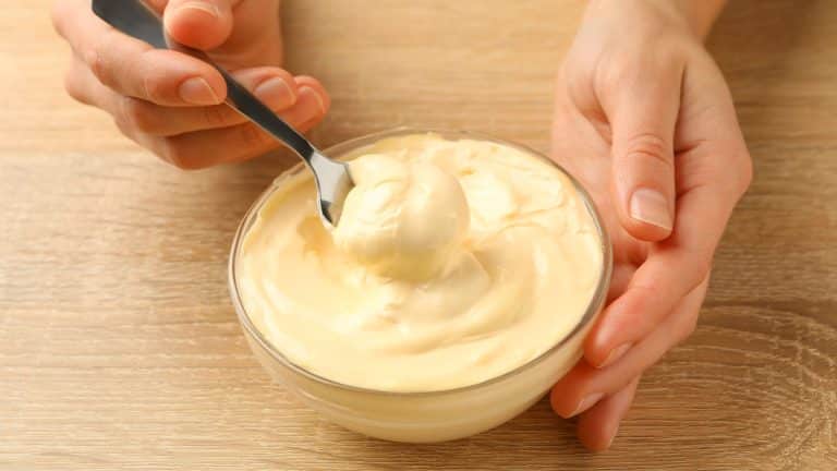 Découvrez comment préparer une mayonnaise allégée pour régaler vos papilles sans culpabilité !