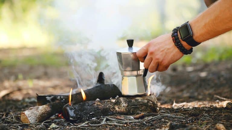 Les secrets pour préparer un café parfait même lors de vos aventures en camping