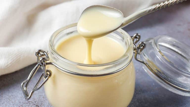 Secrets dévoilés pour réussir votre crème anglaise maison, une recette simple et délicieuse